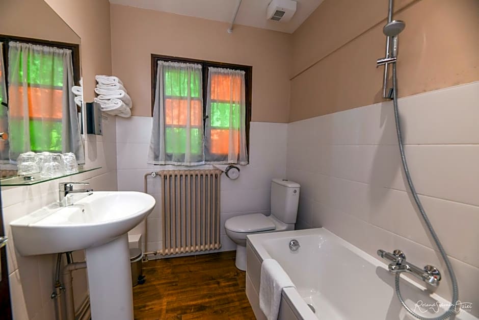 Logis Hôtel La Chaumière