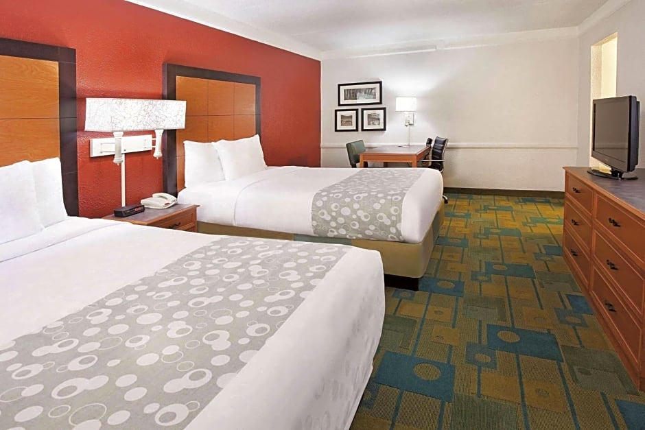 Howard Johnson by Wyndham Columbus Fort Benning