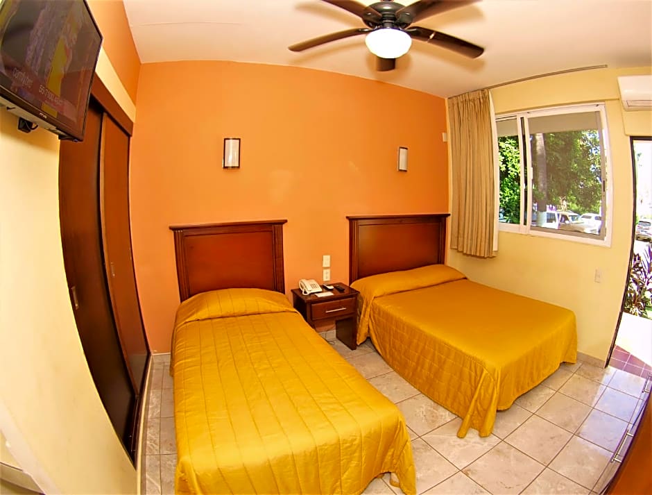 Hotel Las Jacarandas