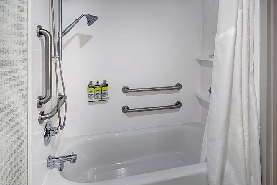 Holiday Inn Express & Suites West Long Branch - Eatontown by IHG