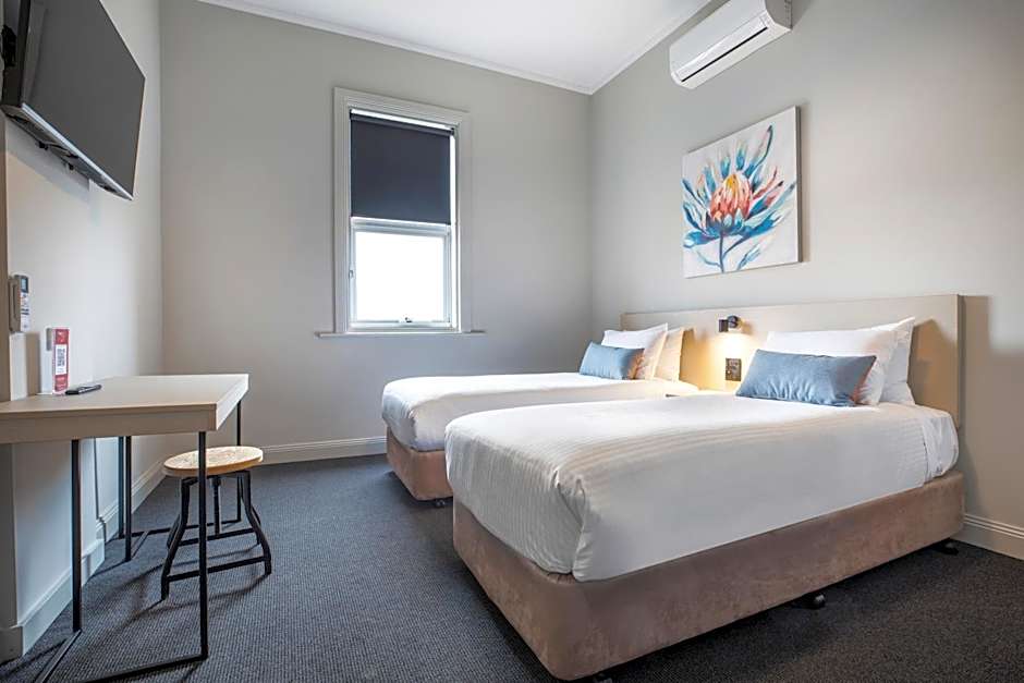 Nightcap at Federal Hotel Mt Gambier