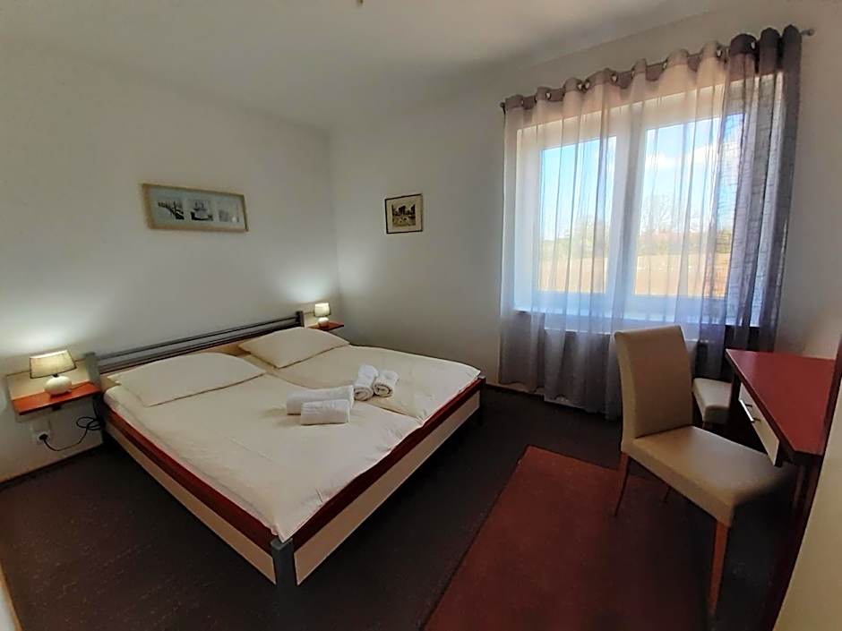 Photo 1 of 3 of Double Room