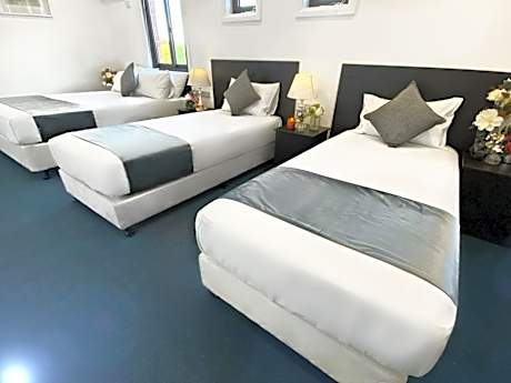 Deluxe Family Room