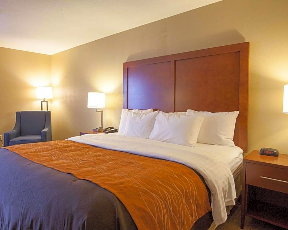 Quality Inn & Suites I-40 East