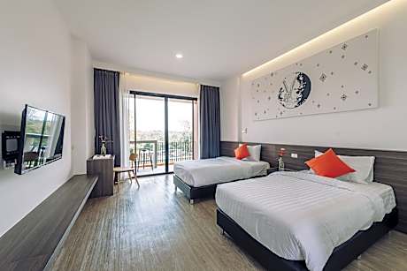 Deluxe Green View Twin Room