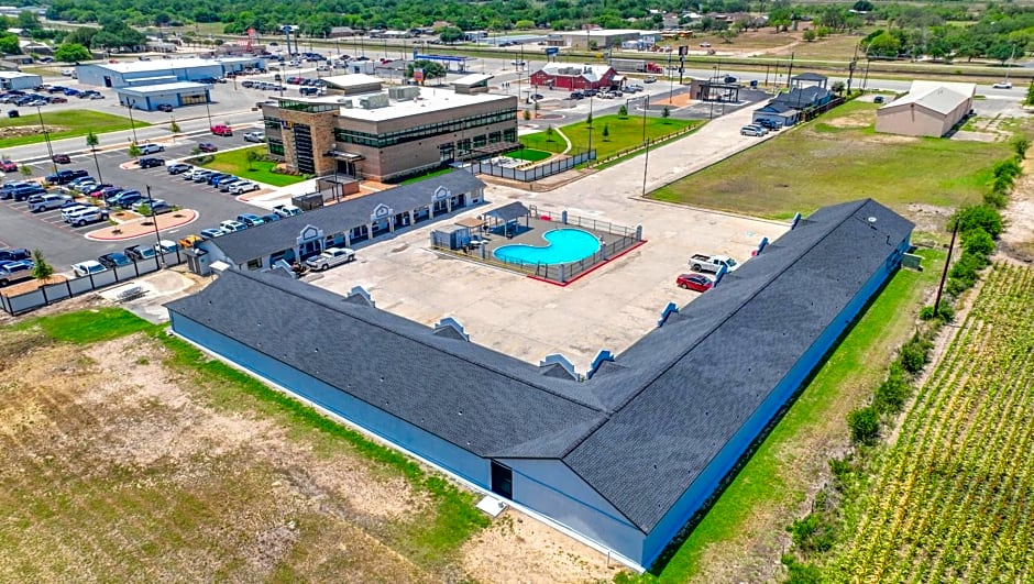 Hondo Executive Inn