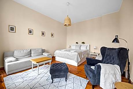 One-Bedroom Apartment with Balcony