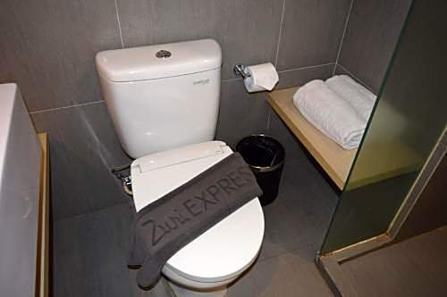 Zuri Express Mangga Dua