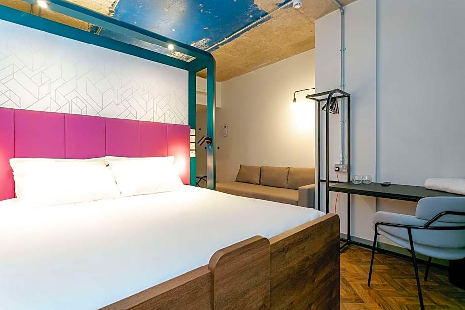 YOTEL Manchester Deansgate