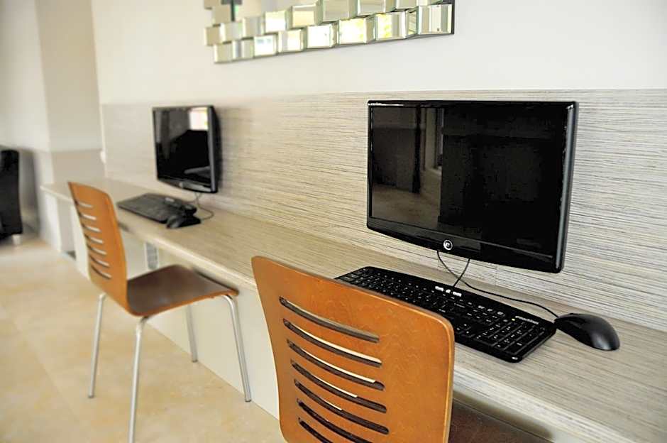 City Oasis Inn Townsville, SureStay Collection by BW