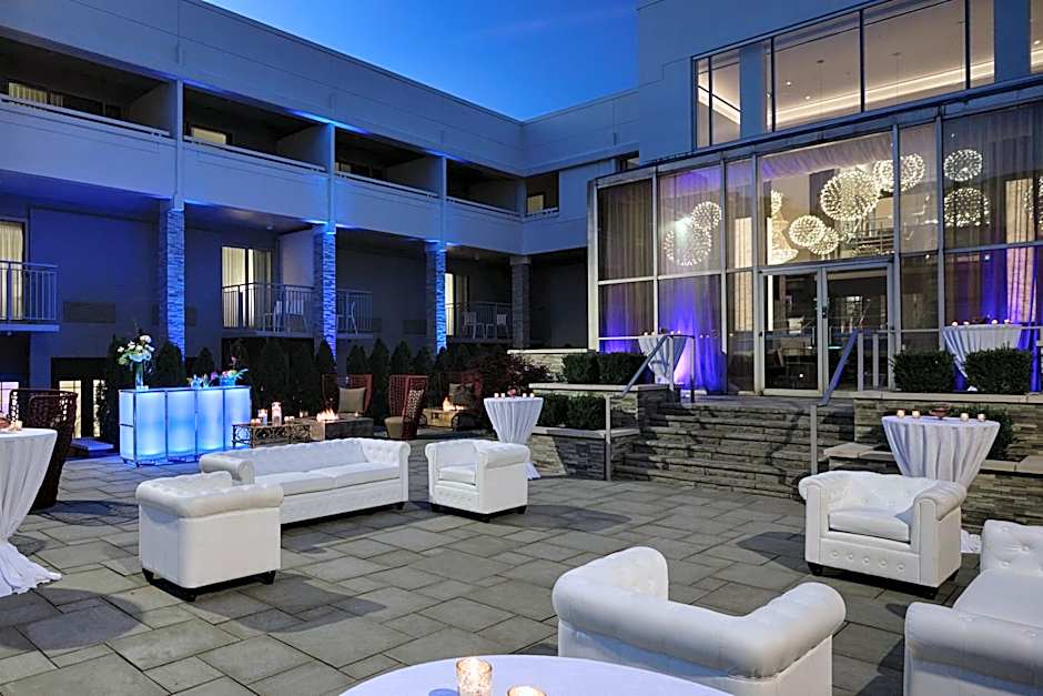 The Kingsley Bloomfield Hills - a DoubleTree by Hilton