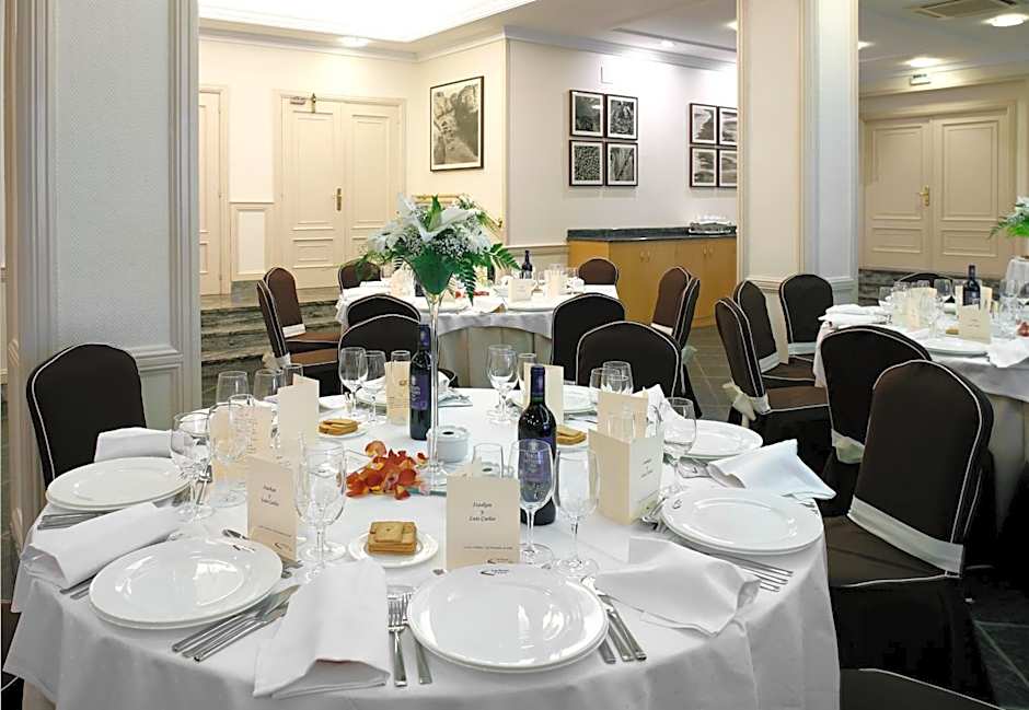 Las Rocas Playa Hotel