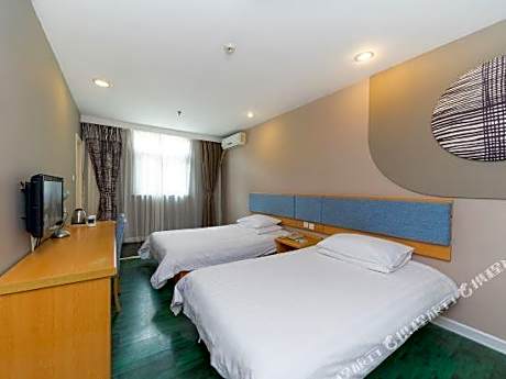Home Inn (Guangzhou Tianpingjia Metro Station Chengguang Building)