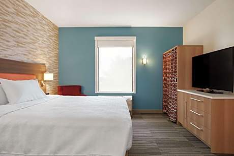 King Suite - Mobility Access/Non-Smoking