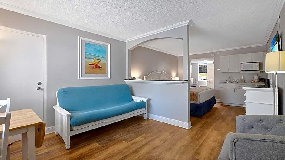 Pelican Pointe Hotel