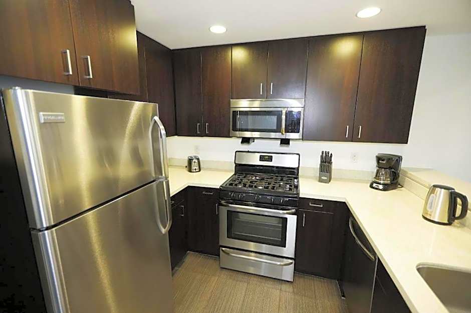 Downtown Cosmopolitan Residences