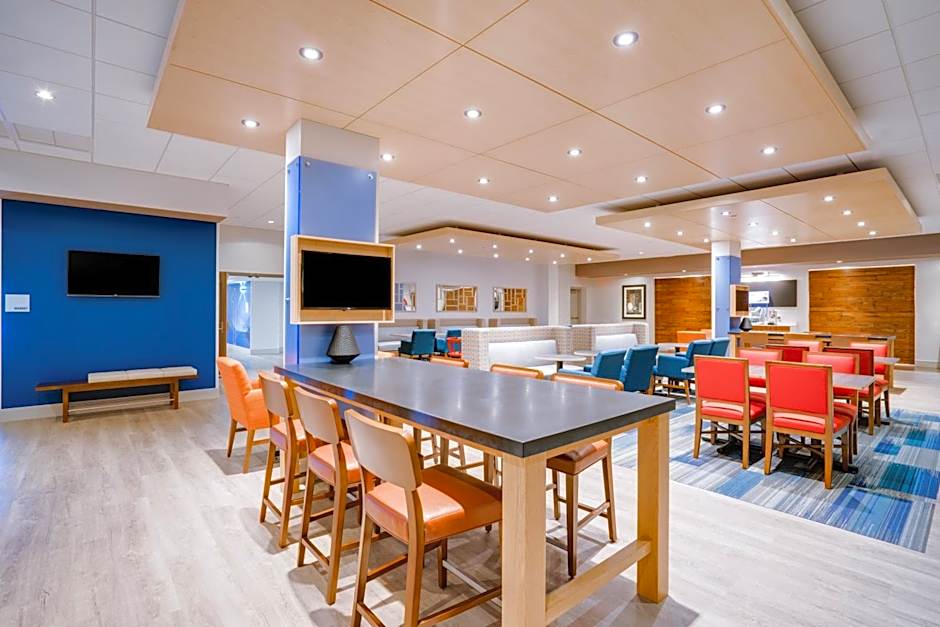 Holiday Inn Express & Suites Ft. Washington - Philadelphia By IHG