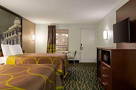 Queen Room with Two Queen Beds - Smoking