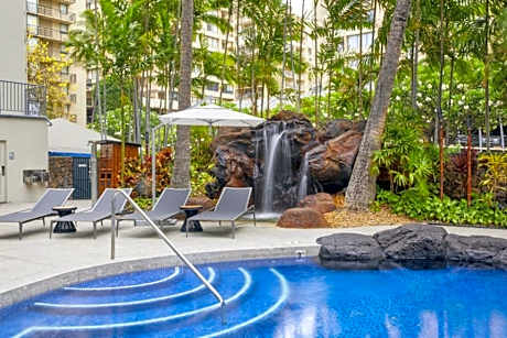 Courtyard by Marriott Waikiki Beach