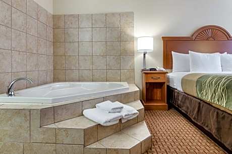 Deluxe King Room - Non-Smoking