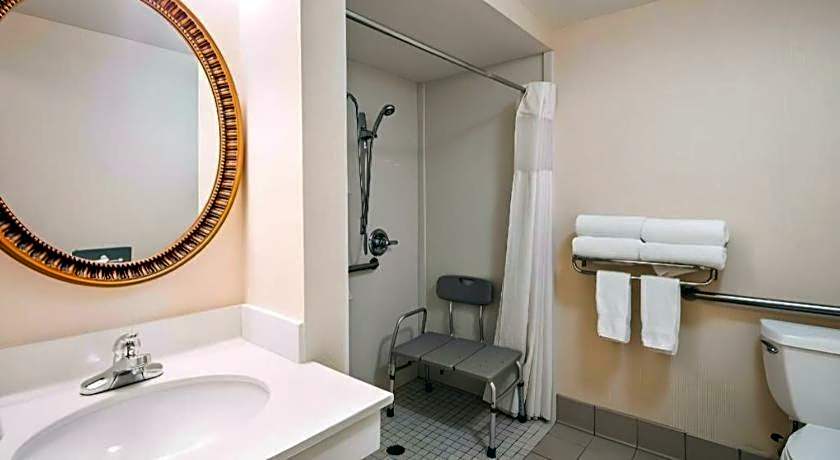 Best Western Plus Twin View Inn & Suites