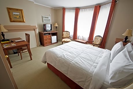 Traditional Queen Room