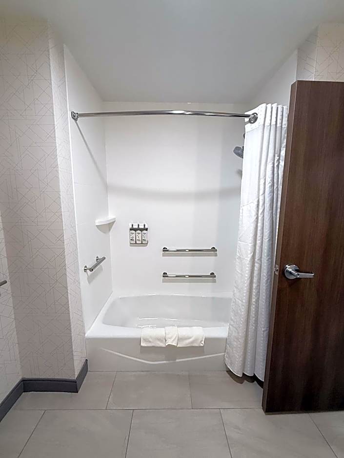 Holiday Inn Express And Suites Mansfield Ontario By IHG