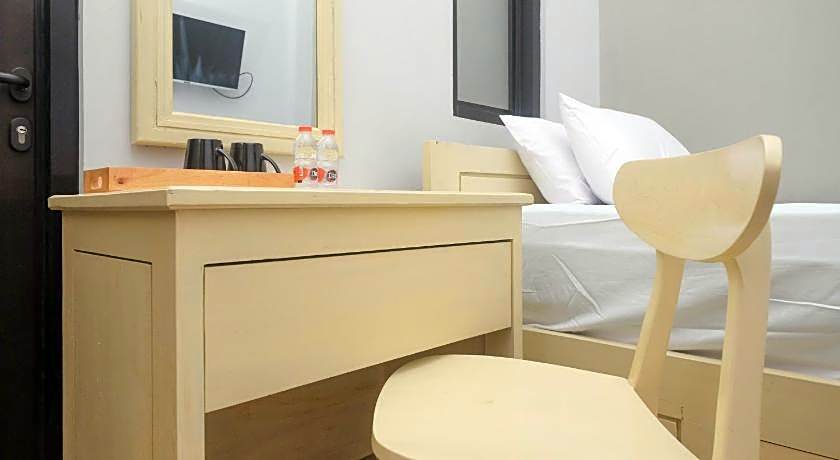 DR Living Syariah Solo Mitra RedDoorz