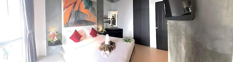 The Front Hotel and Apartments