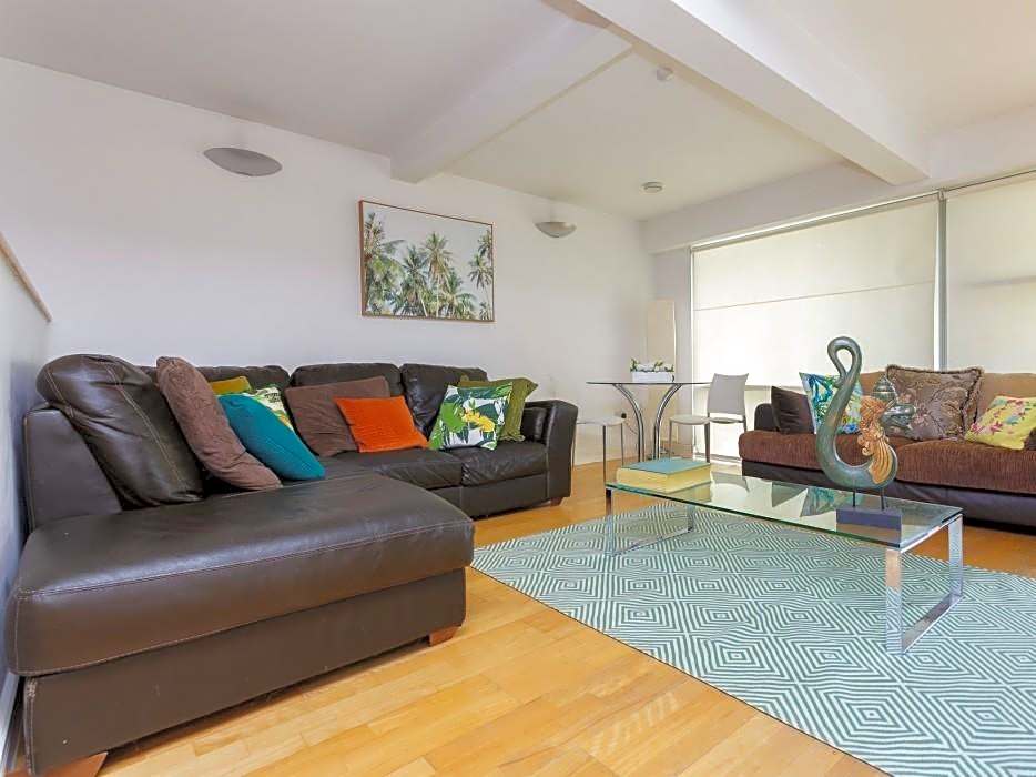 Live in Leeds Millenium Square Apartment