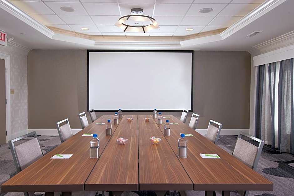 Courtyard by Marriott Charleston Waterfront