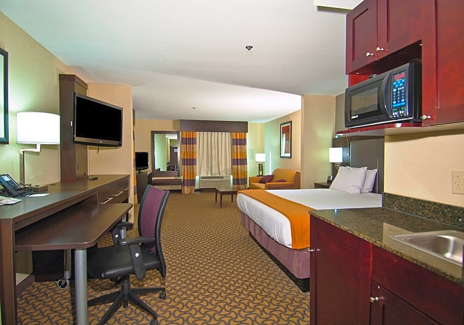 Holiday Inn Express & Suites Jackson/Pearl International Airport By IHG