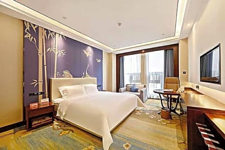 1 King Bed, Deluxe Room, Non-Smoking NK1