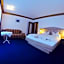 Aktivhotel & Gasthof Schmelz Ihr familienfreundliches Urlaubs Hotel mit Wellness, Almsauna, Chiemgau Karte