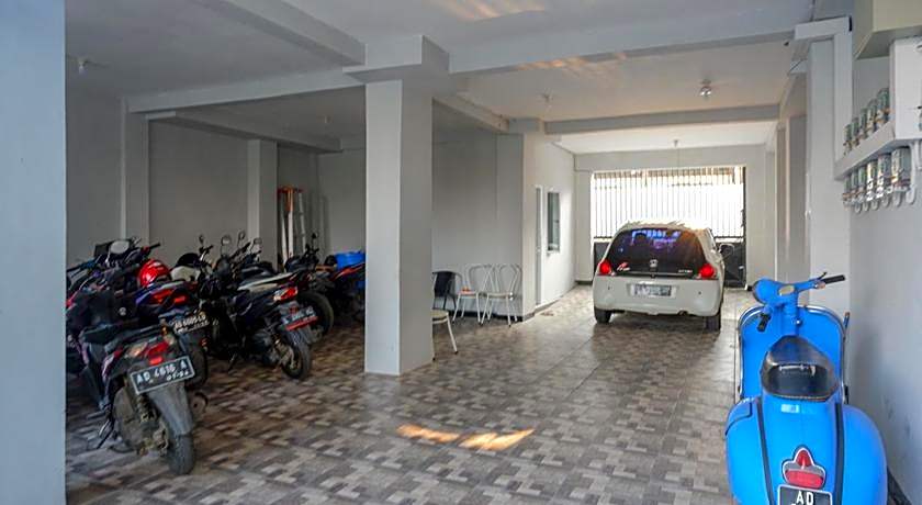 RedDoorz near Jalan Adi Sucipto Solo