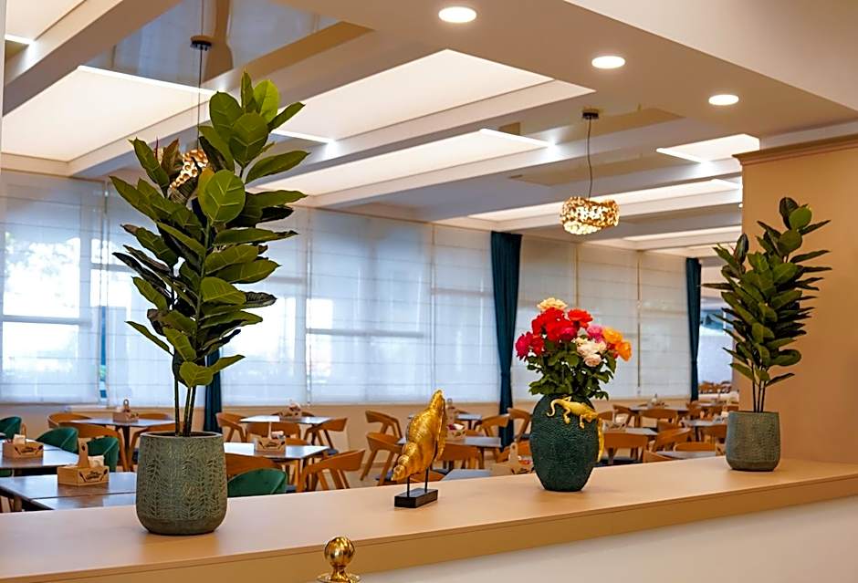 Hotel Opal