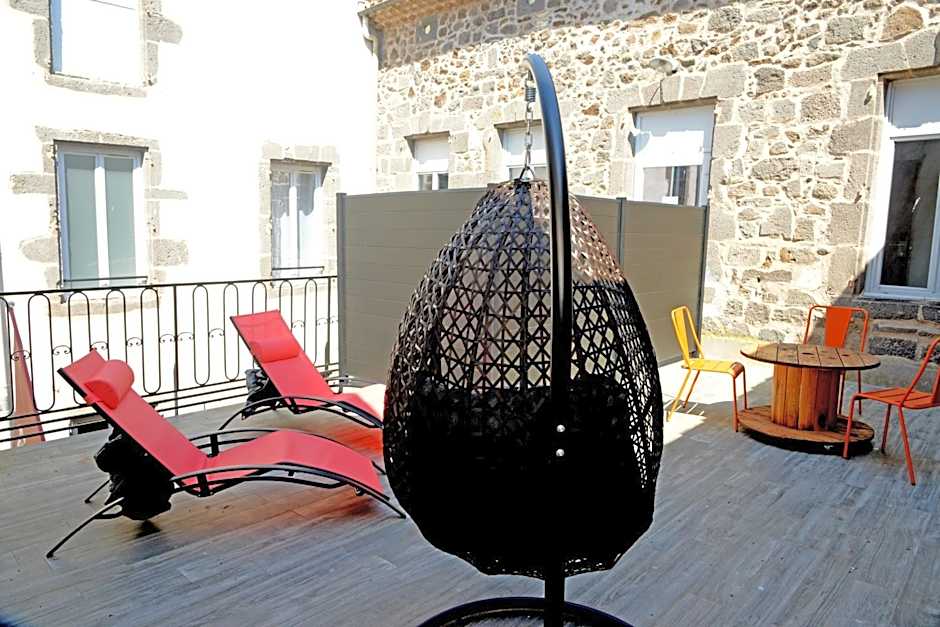 Logis Hotel Yseria - Historical Center