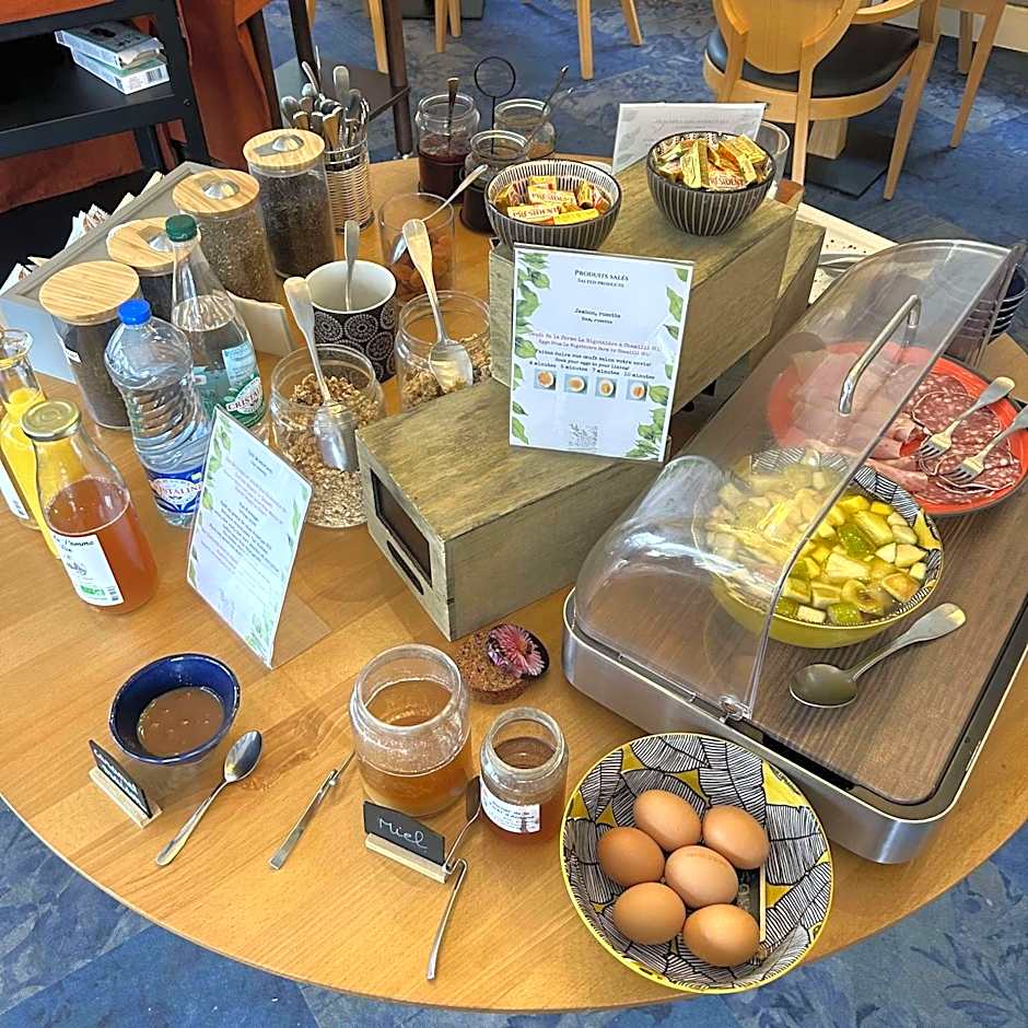 BRIT HOTEL & SPA Le Roc au Chien