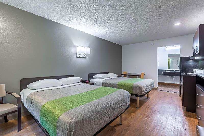 Motel 6-Bryan, TX - University Area