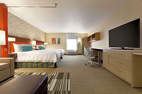 Queen Studio with Two Queen Beds - Non-Smoking