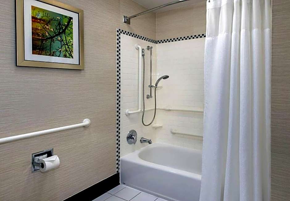 Fairfield Inn & Suites Baltimore Downtown/Inner H – Baltimore, MD