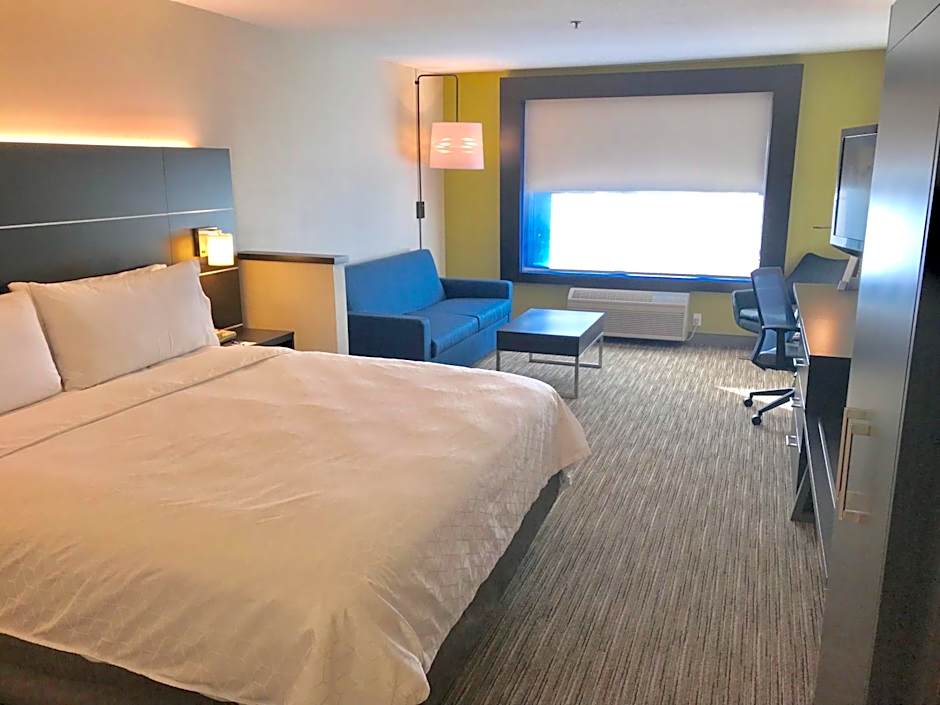 Holiday Inn Express & Suites Tracy By IHG