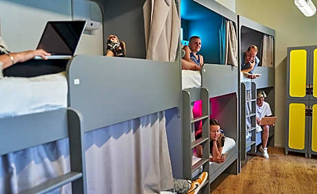 Bed in 10-Bed Mixed Dormitory Room