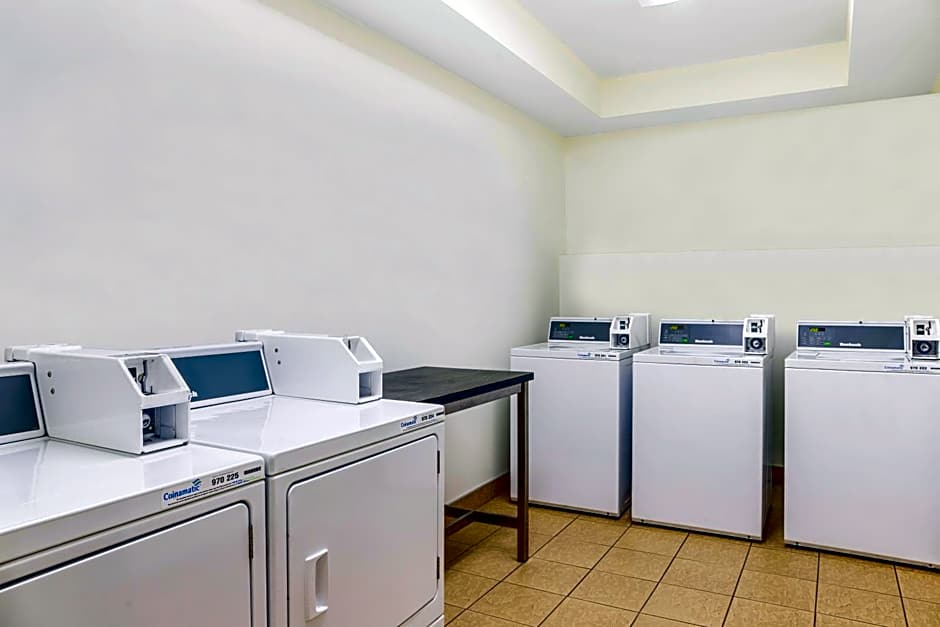 Days Inn & Suites by Wyndham Sherwood Park Edmonton