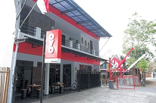 OYO 1380 Velodrome Family House Syariah