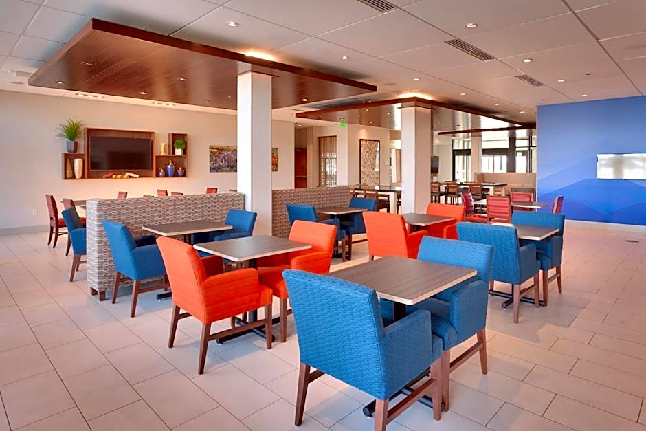 Holiday Inn Express & Suites Phoenix West - Buckeye By IHG