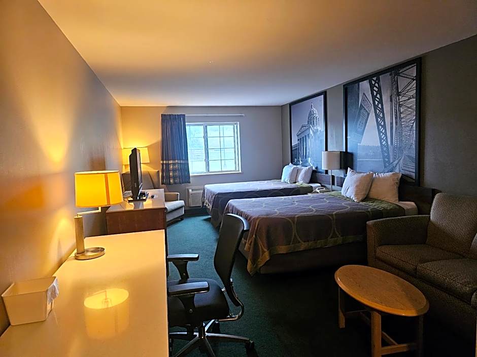 Super 8 by Wyndham Ava