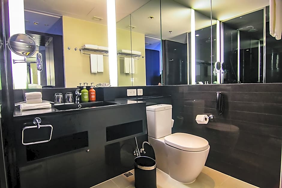 Holiday Inn Bangkok Sukhumvit By IHG