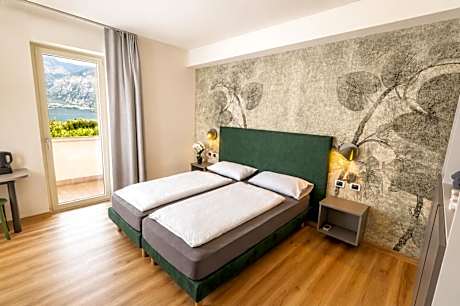 Twin Room with Lake View