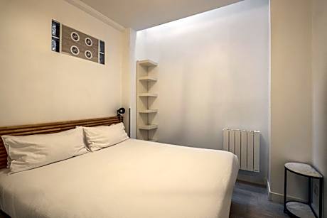 Family Apartment Clignancourt